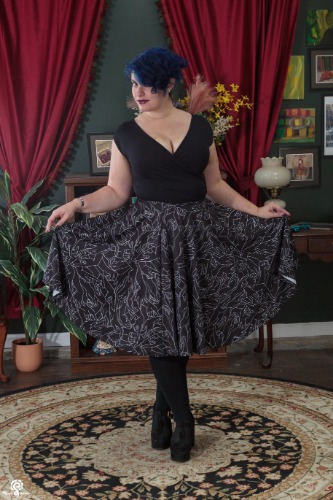 Hands (Black) Midi Skirt | Size A
