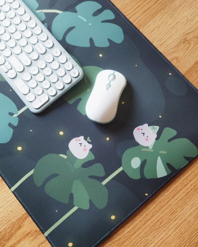 Bloom desk mat