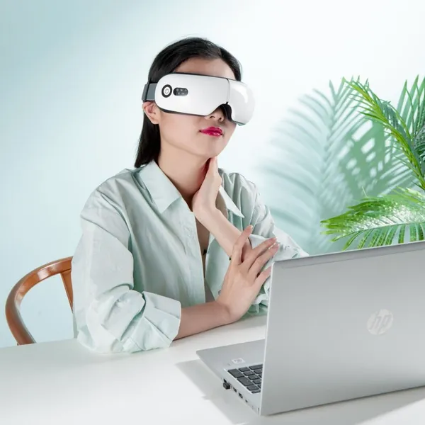Therapeutic Heated Eye Massager