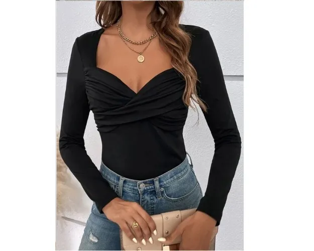 Maglietta scollo volant nera