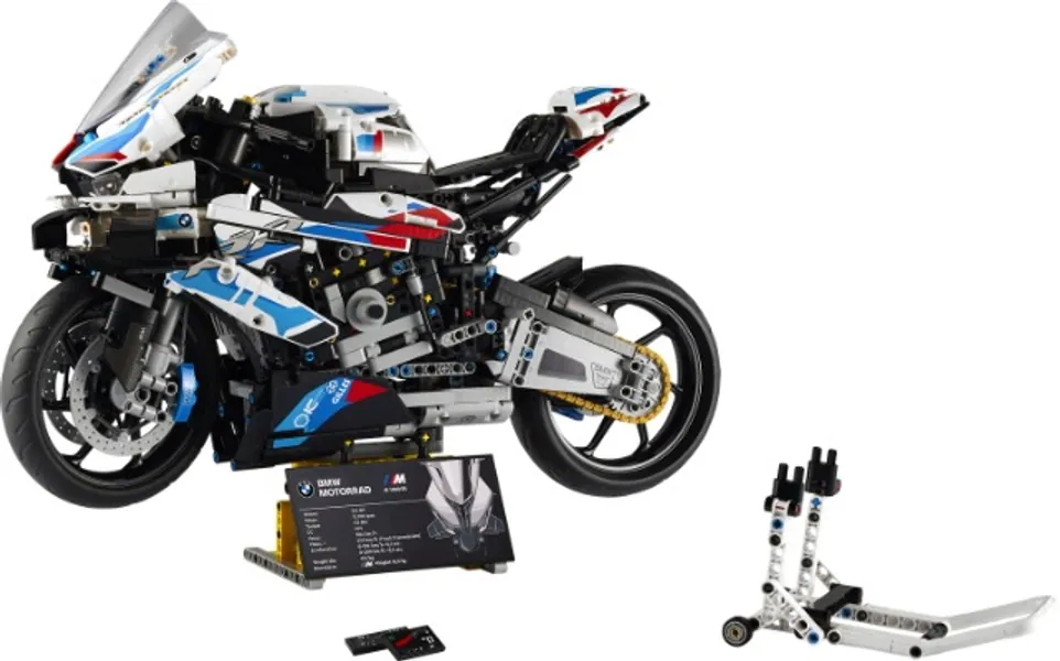 BMW M 1000 RR 42130 | Technic™ | Buy online at the Official LEGO® Shop US 