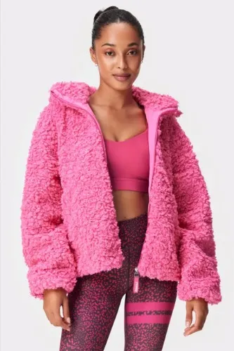 Furry Hooded Jacka | Rosa Dam Jacka | STRONGER