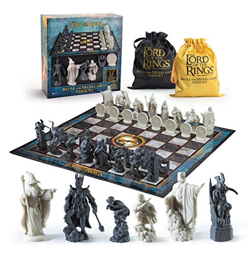 The Noble Collection Battle for Middle Earth Chess Set