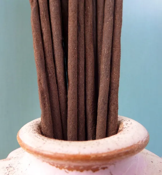 Natural Agarwood And Saffron Incense Sticks