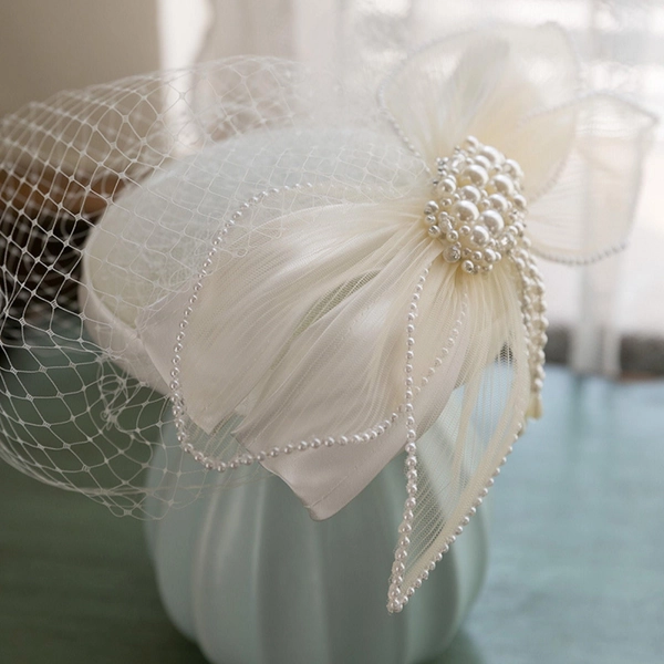 Handmade White Bridal Fascinator Hat & Veil