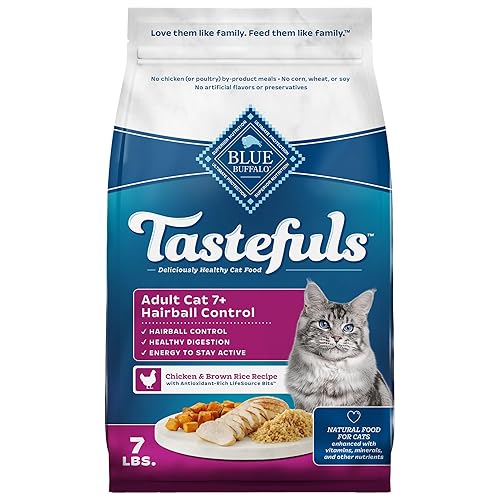 Blue Buffalo Tastefuls Natural Dry Food for Adult Cats 7+, Hairball Control, Chicken & Brown Rice Recipe, 7-lb. Bag
