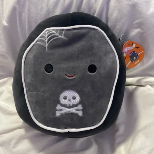 Little Tomb/Coffin squishmallow