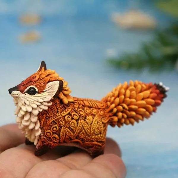 Mini Totem Fox Statue,Animal Resin Crafts Sculpture Decoration for Home Desktop Garden,Personalized Gift