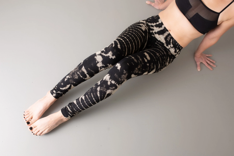 LEGGINGS with an abstract floral Pattern - Batik, Tie-Dye - unisex - black-beige-gray