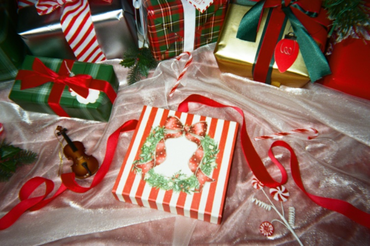 A Very Laufey Holiday – Expandable Boxset | Default Title