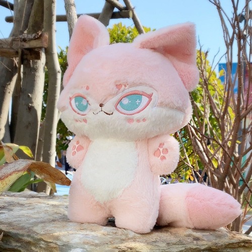Kitsune Hug Plush - Pink