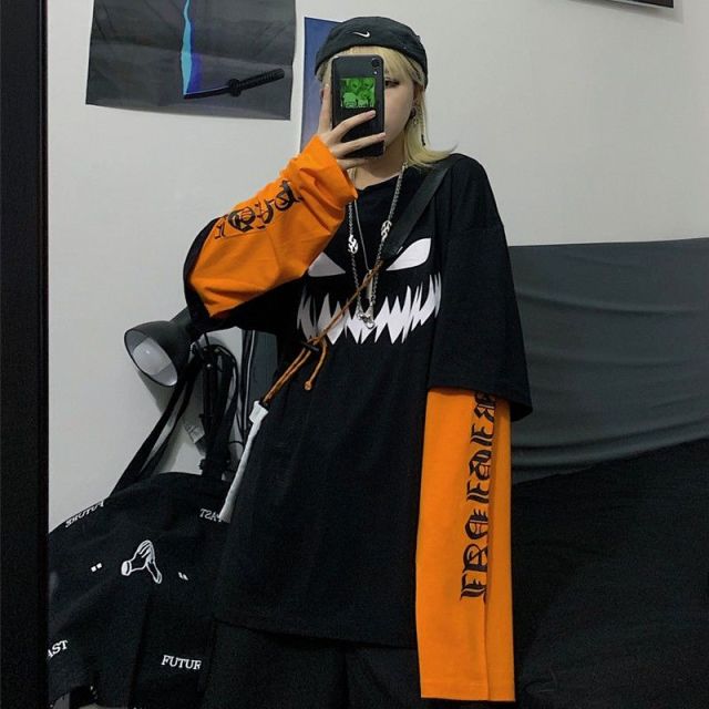 Long Sleeve Pumpkin Sweater - Black / L