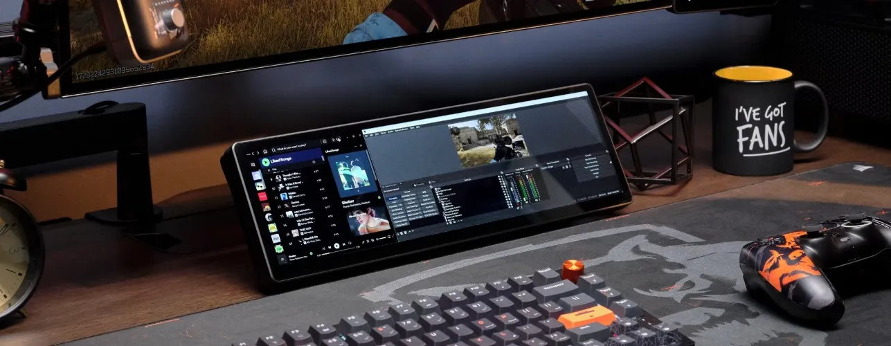 CORSAIR XENEON EDGE 14.5" LCD Touchscreen