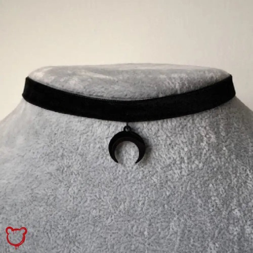 "Black Moon Choker"