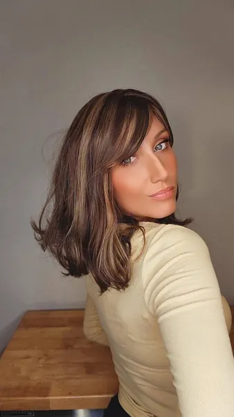 COLA LOLA 8” Premium Heat-resistant Fibre Wig Brunette Bob w Bangs. Small to Large Adjustable Cap. Soft & Natural