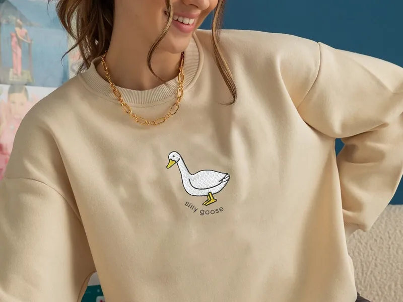 Embroidered Silly Goose Sweatshirt Funny Goose Crewneck Sweater Minimalist Unisex Trendy Shirt Gift for Her Valentines Day