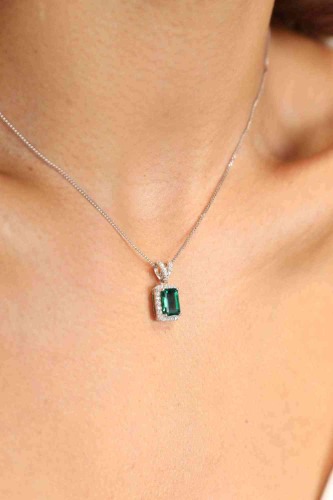 Adored 1.25 Carat Lab-Grown Emerald Pendant Necklace - Green / One Size