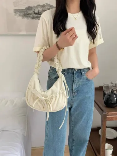 [For Travel Use] Cream shoulder bag