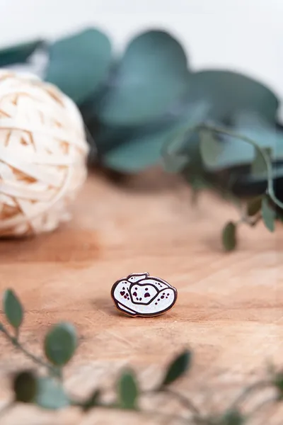 Sleepy Snake pin