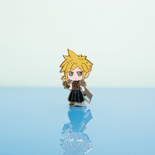 Final Fantasy 7 Cloud Strife Hard Enamel Pin - [A Grade] / Locking Clasp