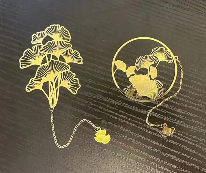 Ginkgo bookmark / gift