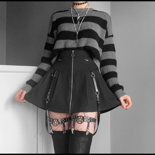 Grunge Goth 'Ashes to Ashes' Black and Gray Grunge Sweater - L / as shown