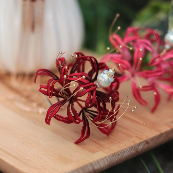Silk Lycoris Radiata Hairpin