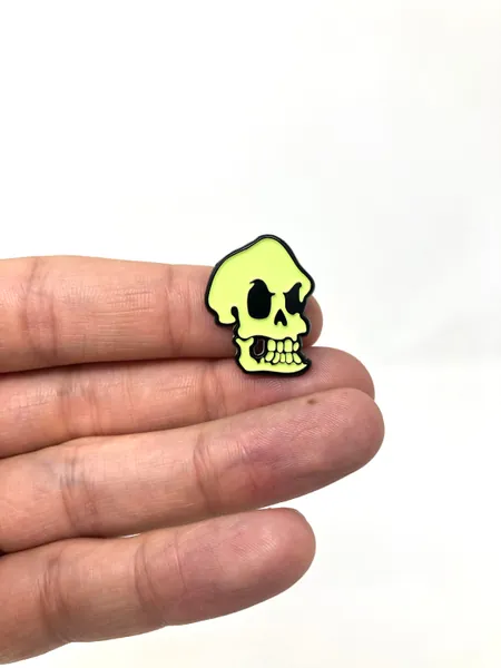 The Curse of Monkey Island - Murray the Talking Skull glow-in-the-dark enamel pin or magnet - Classic PC game art - retro gaming