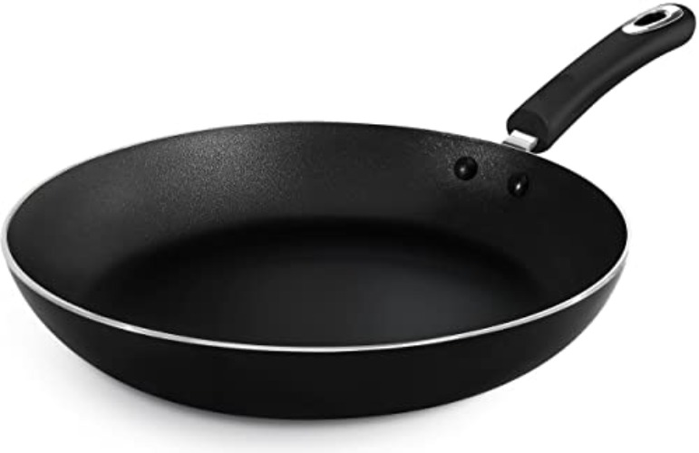 KICHLY Aluminum Non-Stick Induction Frying Pan (28 cm) - with Heat-Resistant Riveted Handle - Anti-Scratch Egg and Omelette Pan - Suitable for Electric, Gas and Induction Hobs - Black