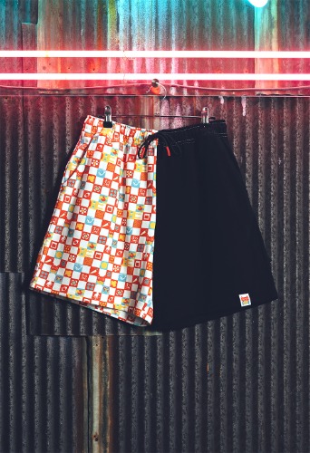 OMOCAT Split Checkered Shorts | L