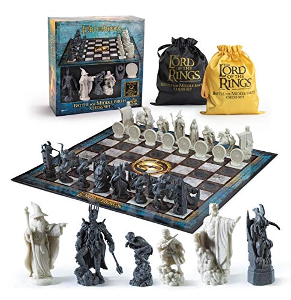 The Noble Collection The Lord of The Rings - Chess Set: Battle for Middle-Earth,Black