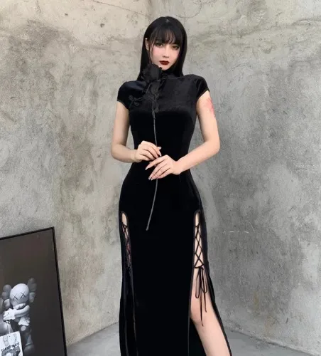 Black Cheongsam 