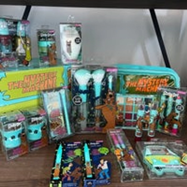 Scooby Doo Wet N Wild PR Box with Complete Collection