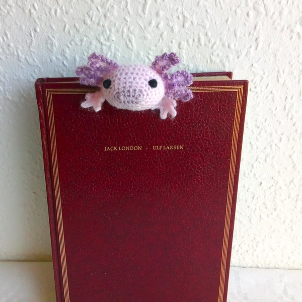 Axolotl Lesezeichen, süßes Lesezeichen gehäkelt. Geschenk für Buchliebhaber.