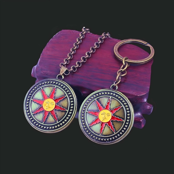 Dark Souls 3 Solaire of Astora - Keychain - Necklace - Praise The Sun Pendant - Warrior of Sunlight Cosplay - Metal Dark Soul Keycharm Gifts