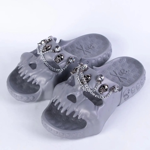 Goth Grey Skull Metal Skull Chains Slippers - grey with charms / 40-41