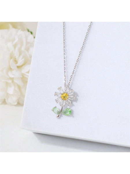 Little daisy necklace