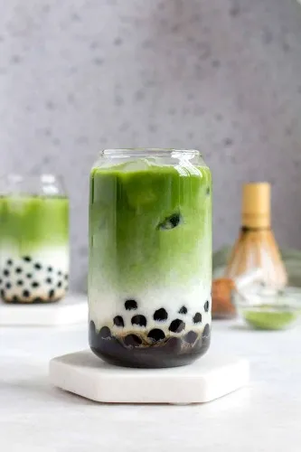 bubble tea matcha ><