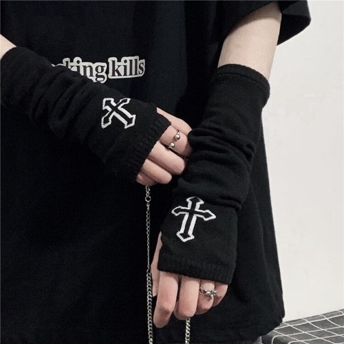 Cross black fingerless gloves
