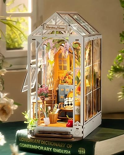 Rolife Book Nook Kit Maison Miniature à Construire Diy Maquette Adulte avec LED Lumières Décoration de Bibliothèque Livre Salon Booknook Puzzle 3D Bois Serre-Livres Diorama Idée Cadeau Femme - Maison de jardin