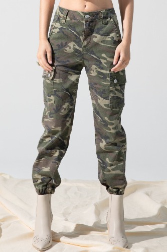 Weekend Getaway High Rise Cargo Jeans | 26 / Green