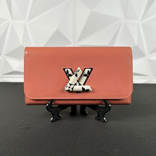 Louis Vuitton Vernis Twist Wallet (TN2157)