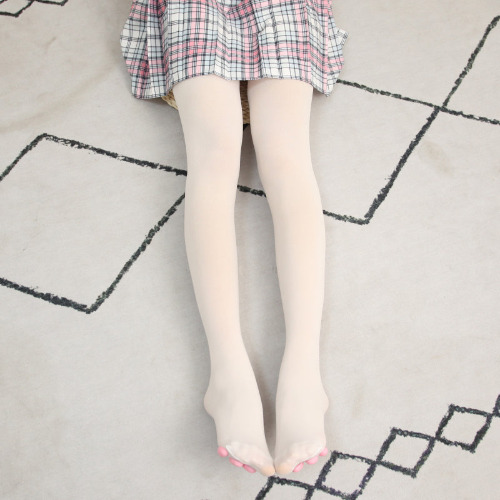 Soul Snatch | Squishy Sole Cat Paw Socks - white