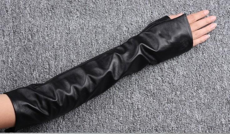 Zuriel Fingerless Gloves - Vegan Leather by Marigold Shadows - Black - M