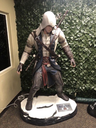 Assassin's Creed III: Connor Kenway Life-Size Statue 