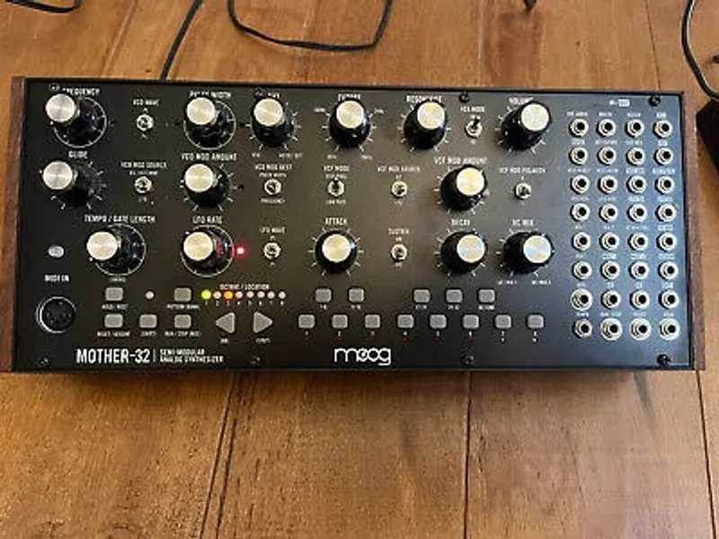 Moog Mother-32 Semi-Modular Eurorack-Format Analog Synthesizer NICE! 94922033031 | eBay