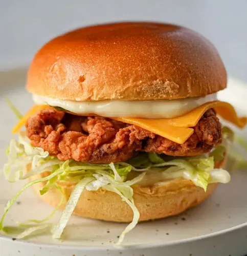 Burger + Frytki dla Akii