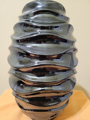 Vintage rare Vase iridescent swirl art glass egg by UCI