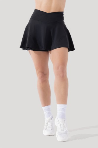 Crisscross Hourglass® Twirl Skort (Regular)  - Black | S / Regular