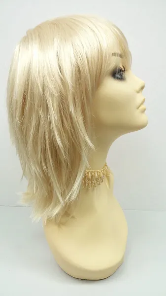 Perruque blonde de style Shag de 12 pouces. Droite et superposée w / Bangs. Perruque Anime Cosplay. [12-76-Cosmic-613]